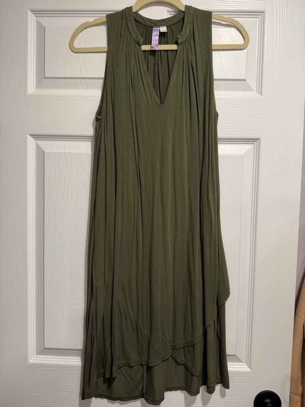 Alya Olive Green Sleeveless Midi Dress